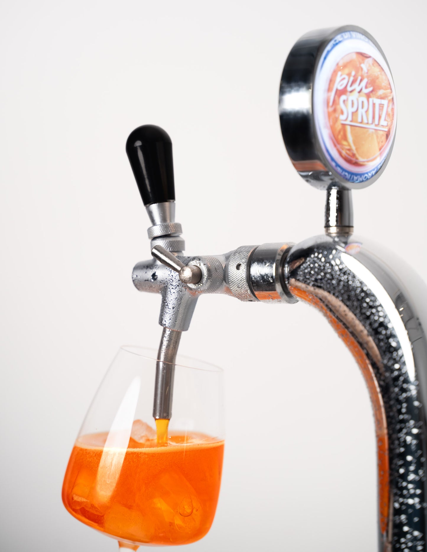 Piu Spritz udskænket fra hane/fad i et glas